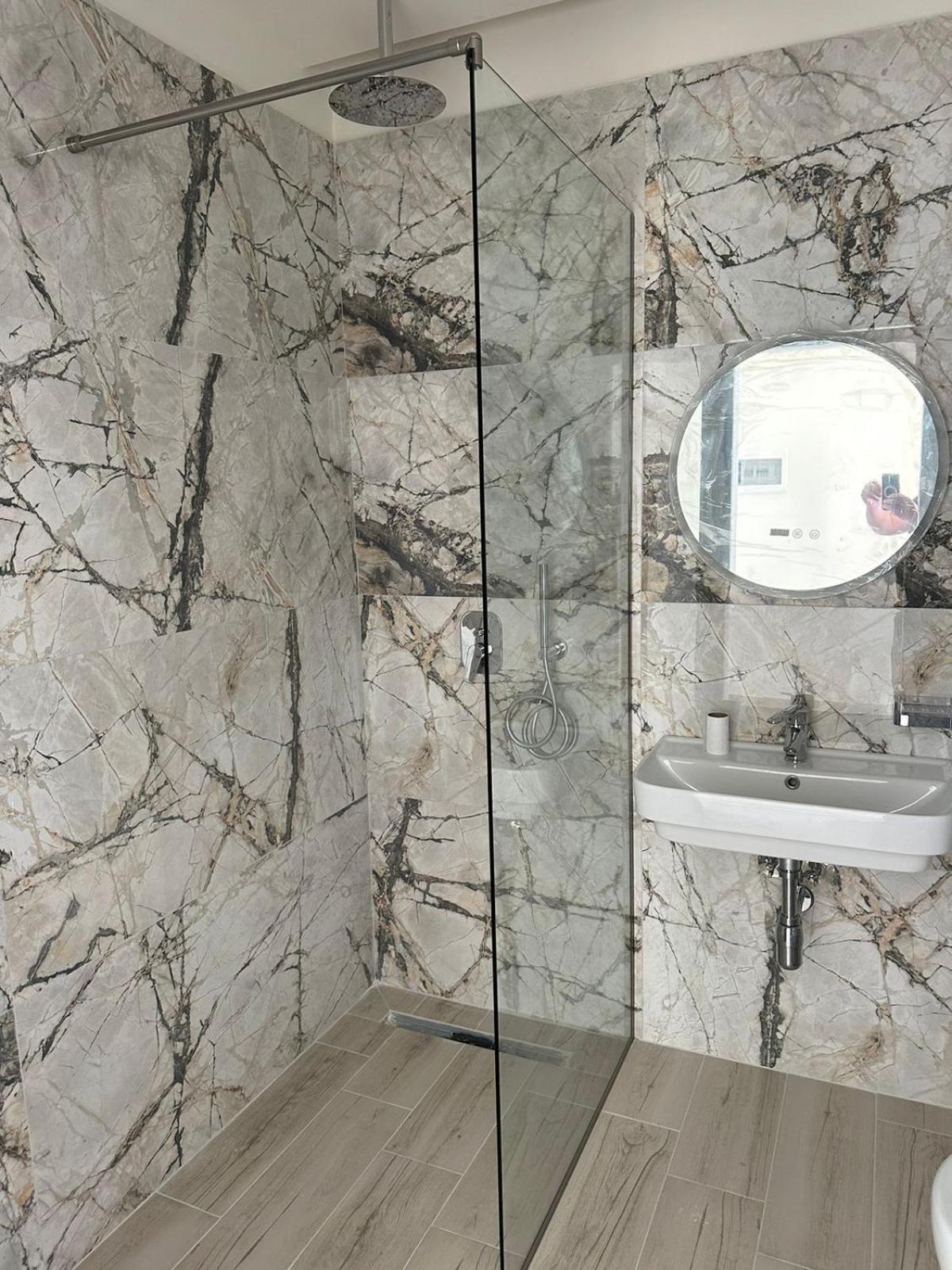 Laid Hotel Vlore Luaran gambar