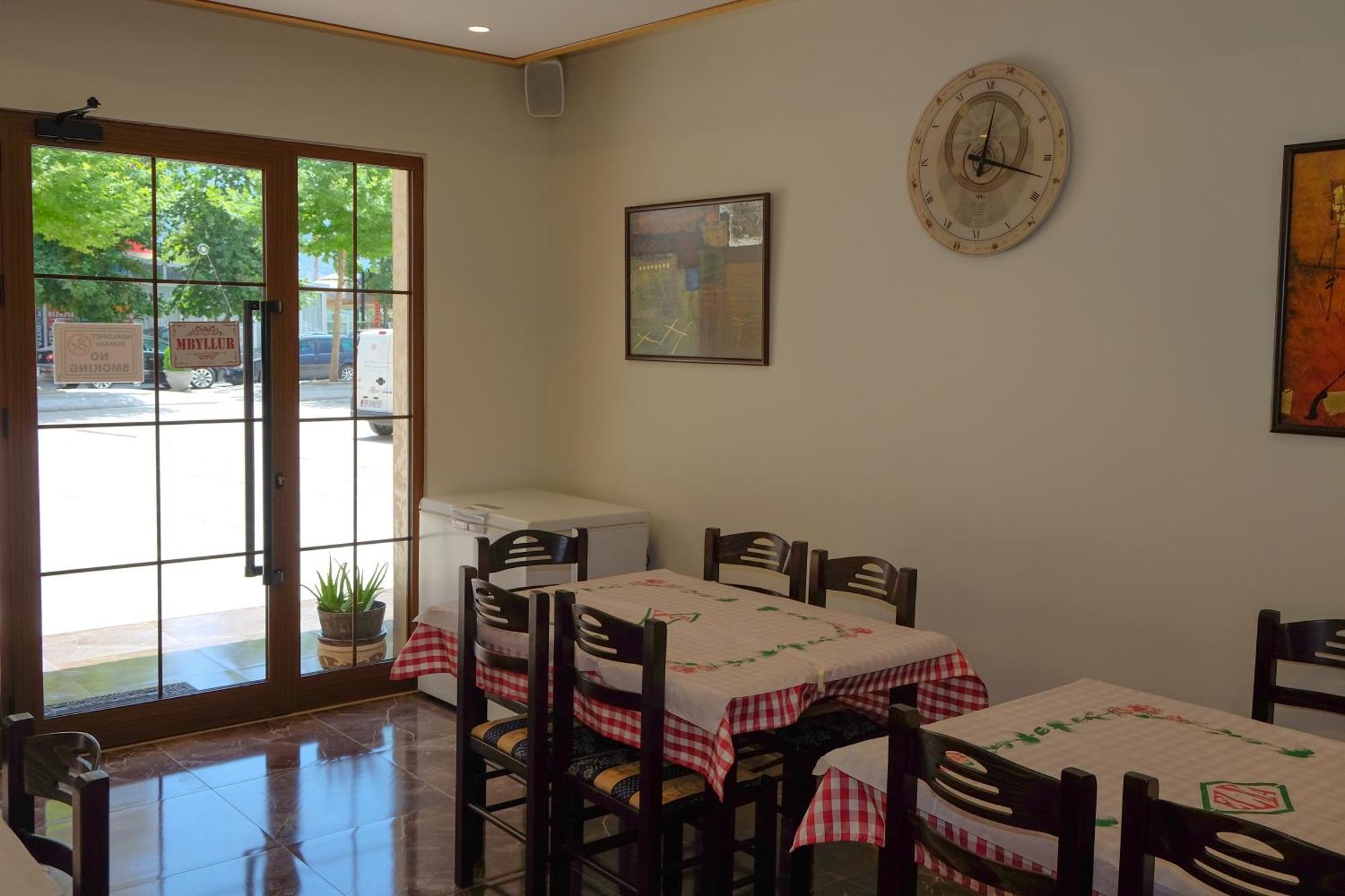 Laid Hotel Vlore Luaran gambar