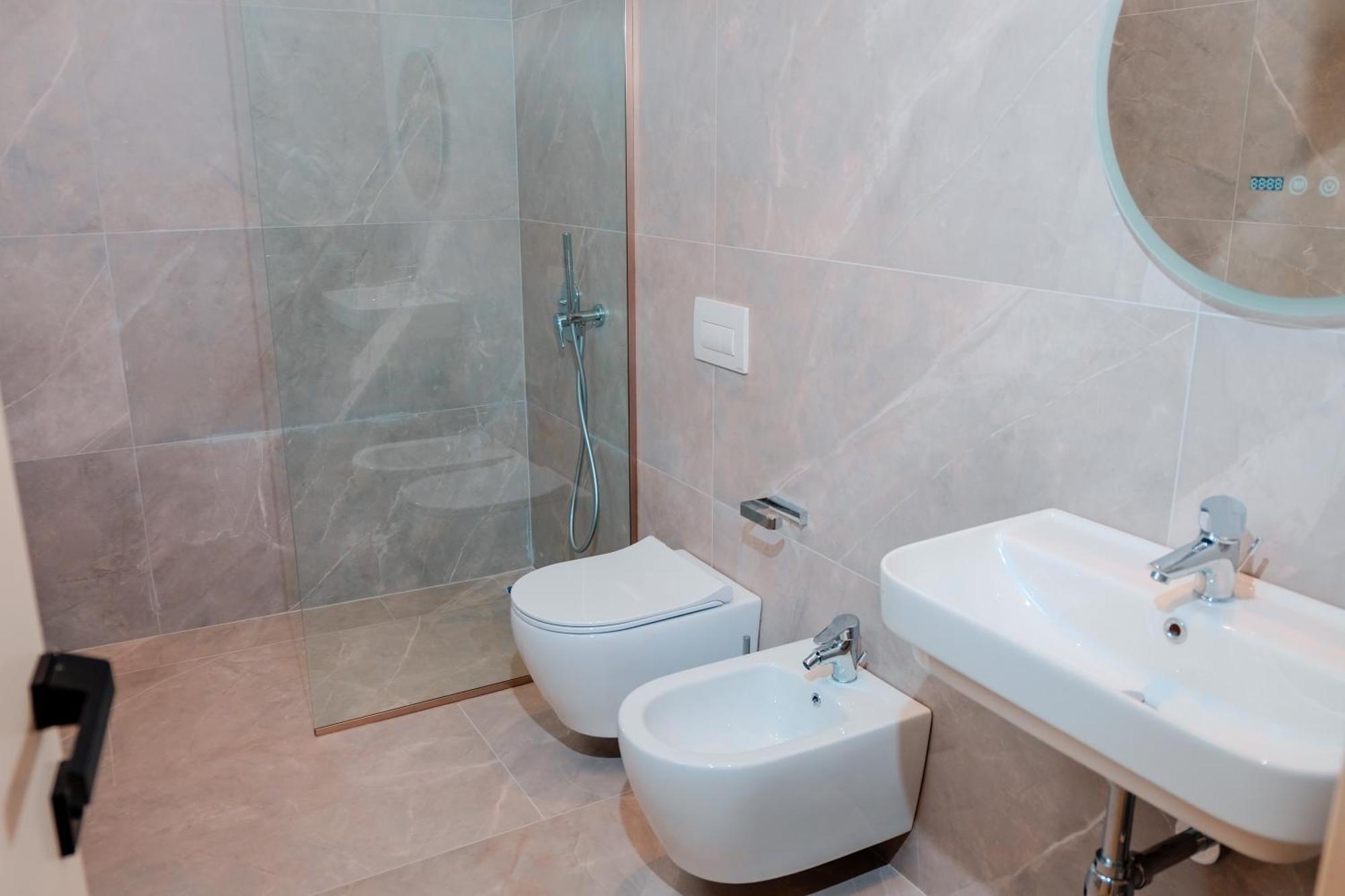 Laid Hotel Vlore Luaran gambar