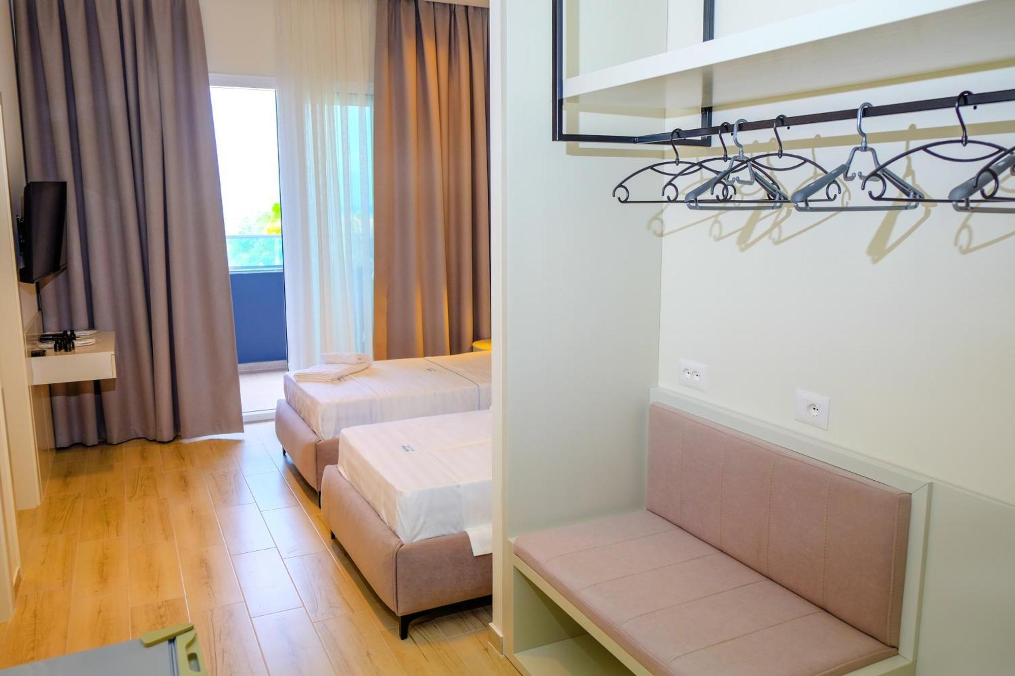Laid Hotel Vlore Luaran gambar