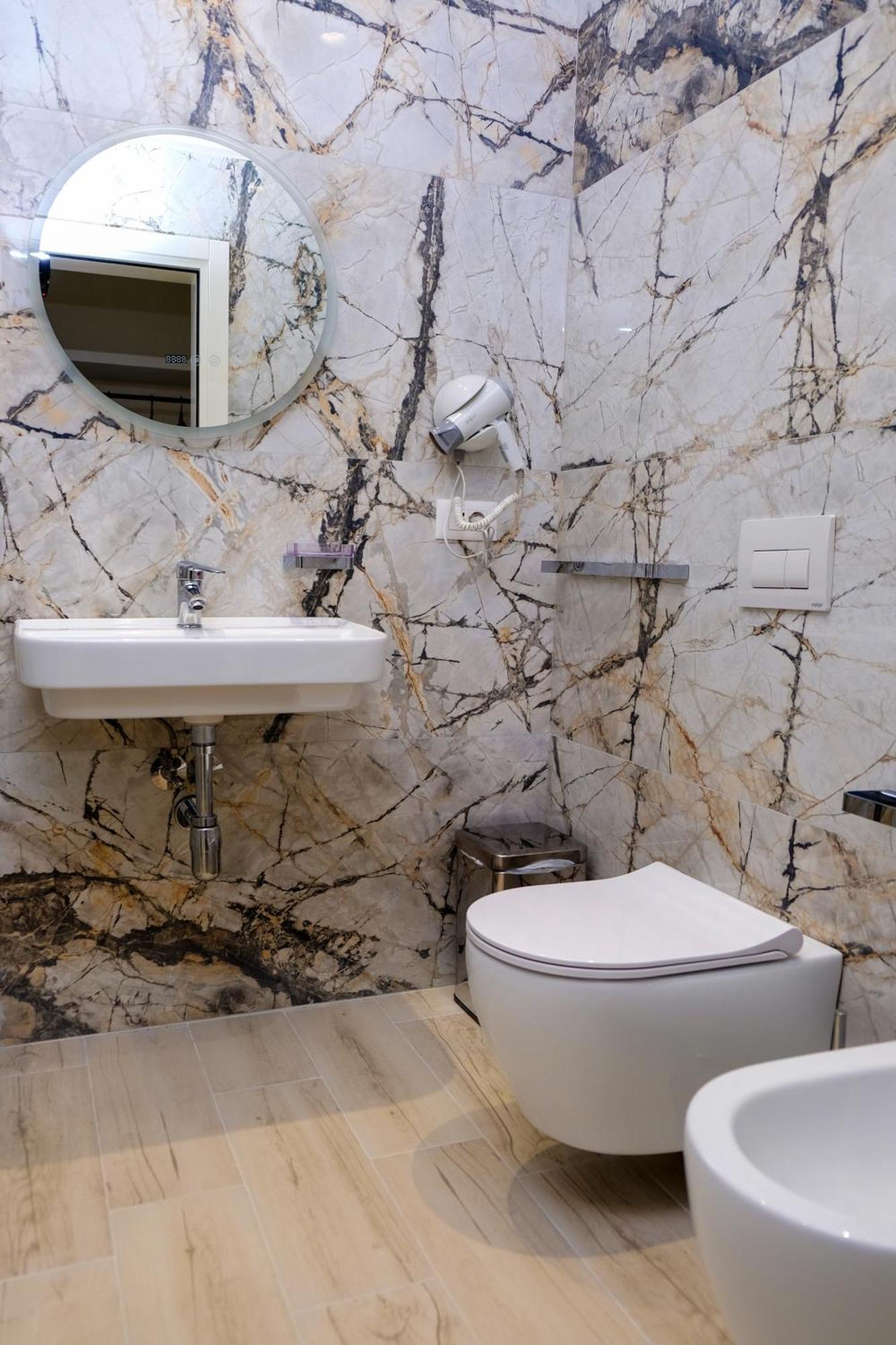 Laid Hotel Vlore Luaran gambar