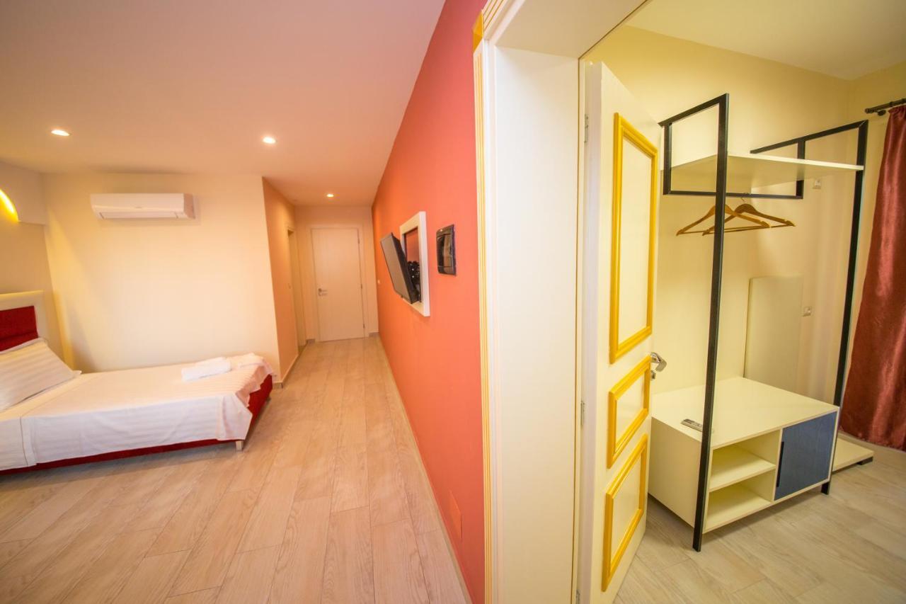 Laid Hotel Vlore Luaran gambar